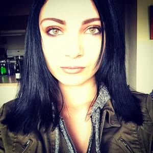 Meet your Posher, Akasha